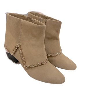 Women's Natural Cassie Suede Chain Bootie size 9